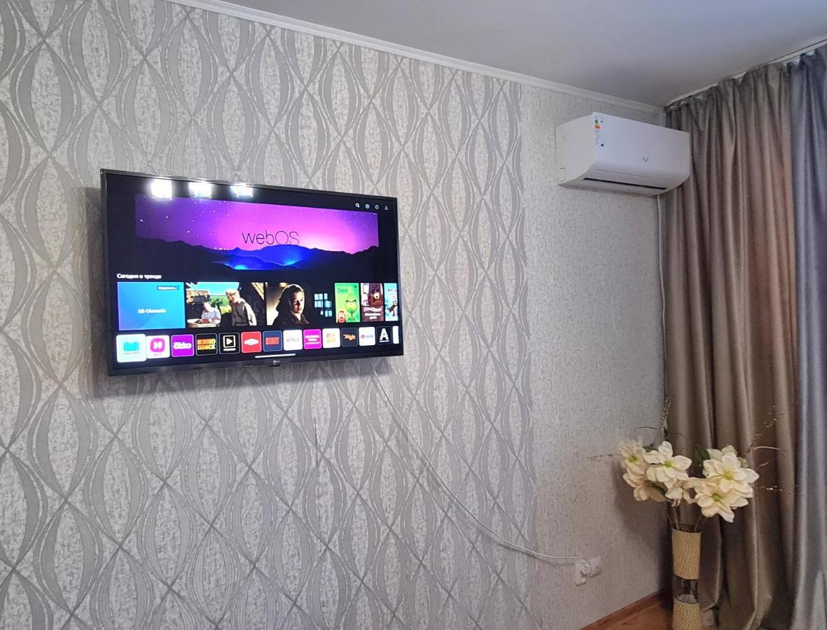 1 Комнатная Квартира В Центре Uralsk Ngoại thất bức ảnh