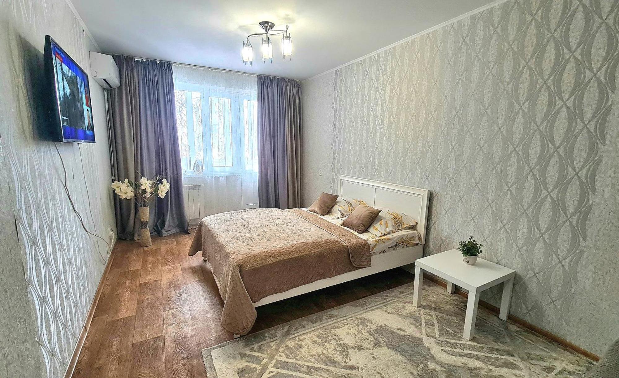 1 Комнатная Квартира В Центре Uralsk Ngoại thất bức ảnh